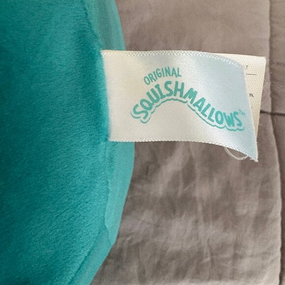 LIKE NEW, Squishmallows Jakarria The Blue Bobba Tea - retails $40 - Picture 7 of 9